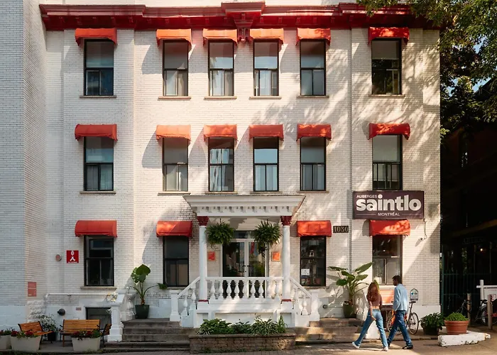 Auberge Saintlo Montreal Hostel